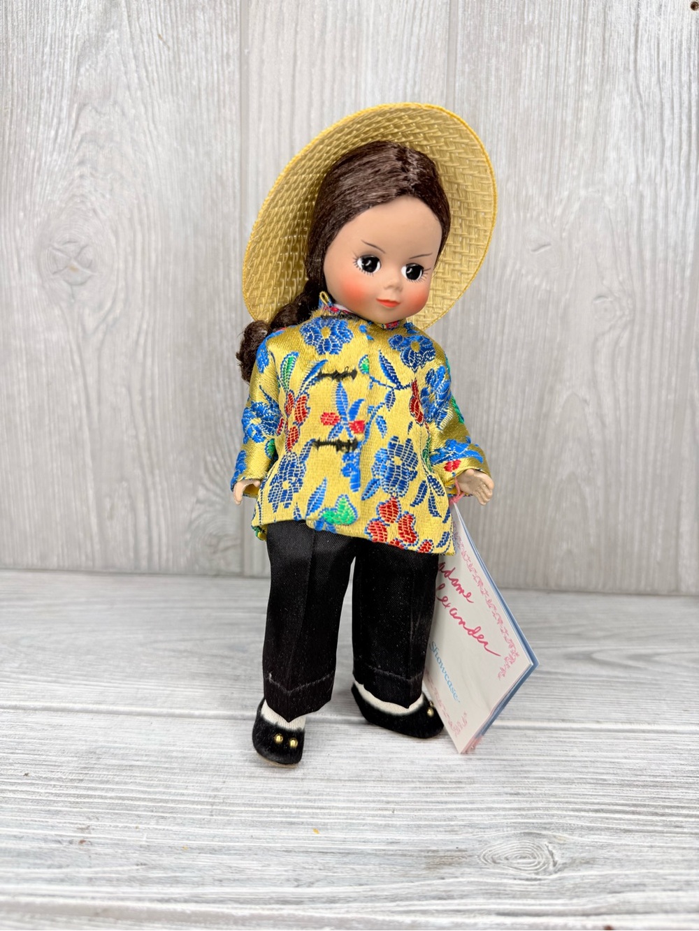 Vintage Madame Alexander International Doll Collection China  572 figure doll